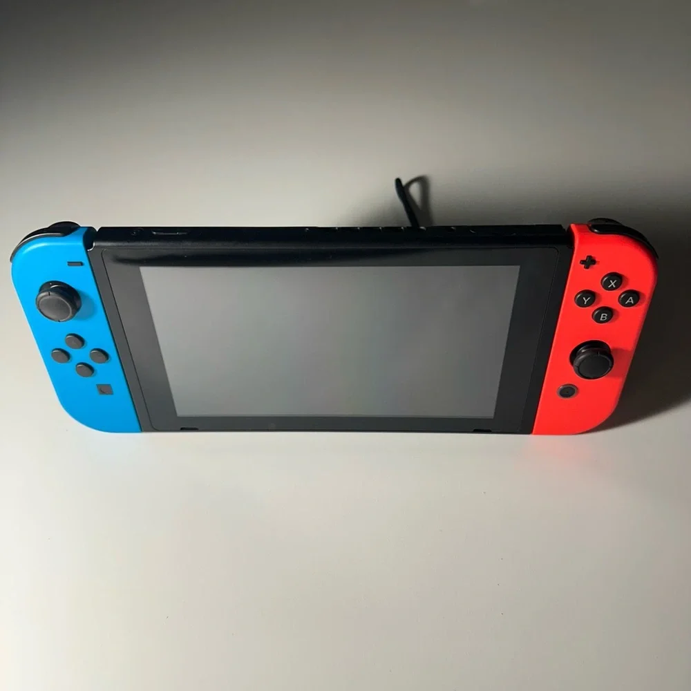 Nintendo Switch (v1) Bundle - Box items, Pro Controller, Mario Kart 8 Deluxe